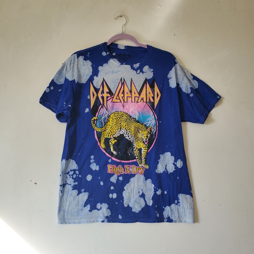 New Def Leppard High N Dry Decal Tie Dye Short Sleeve‎ Tshirts Size Medium NWT